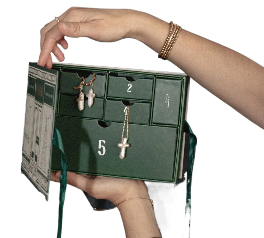 Mens Jewelry Box — with magnetic closure