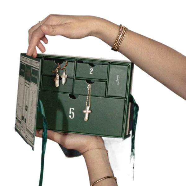Mens Jewelry Box — with magnetic closure