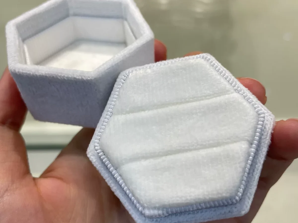 Hexagonal-Velvet-Ring-Box1