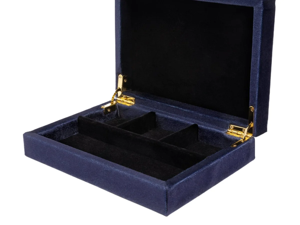 azure-jewelry-box-hand-embroidery-designs-watch-necklace-bra-3