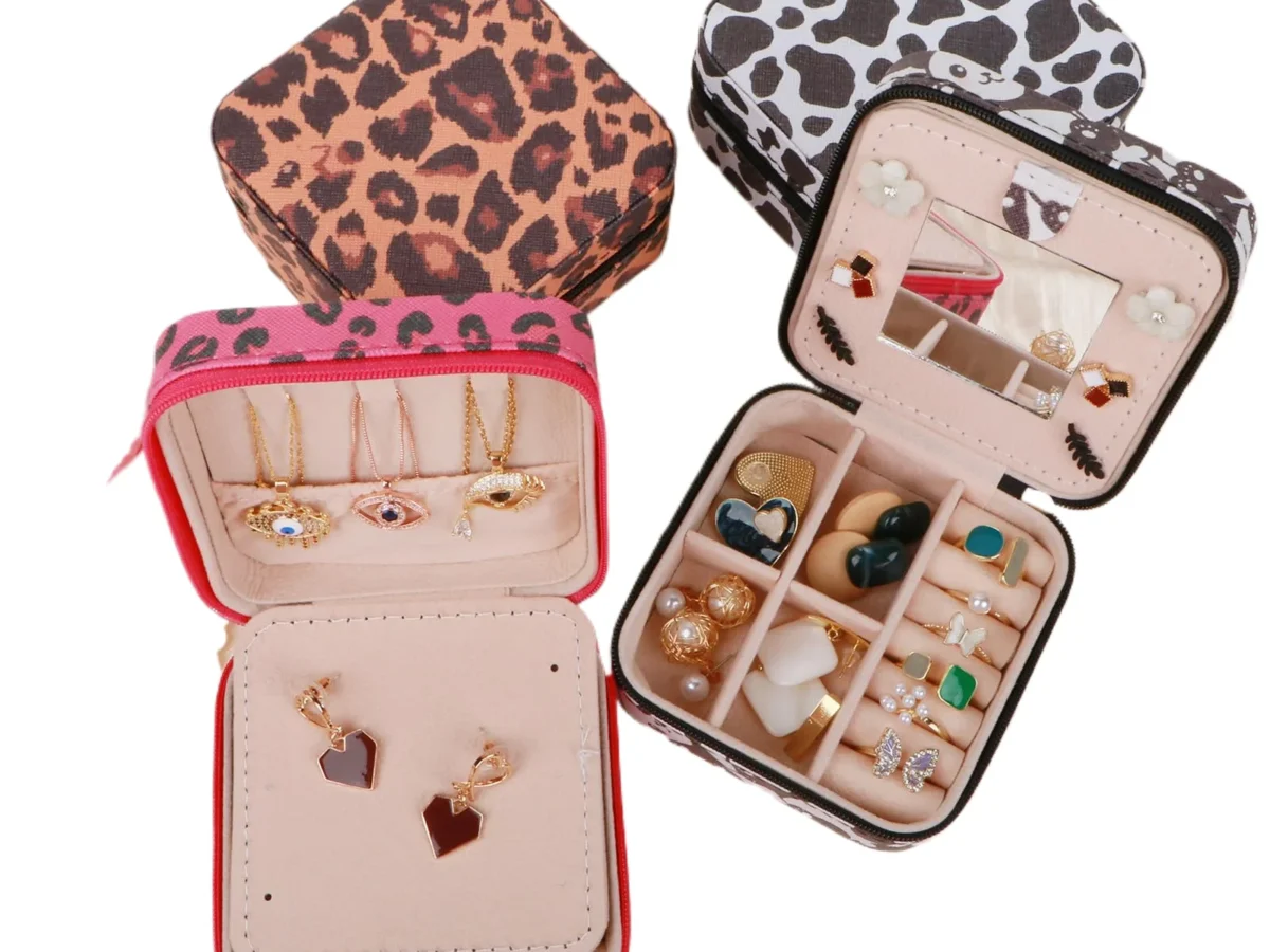 custom-design-printing-two-layers-zipper-closure-pu-leather-4