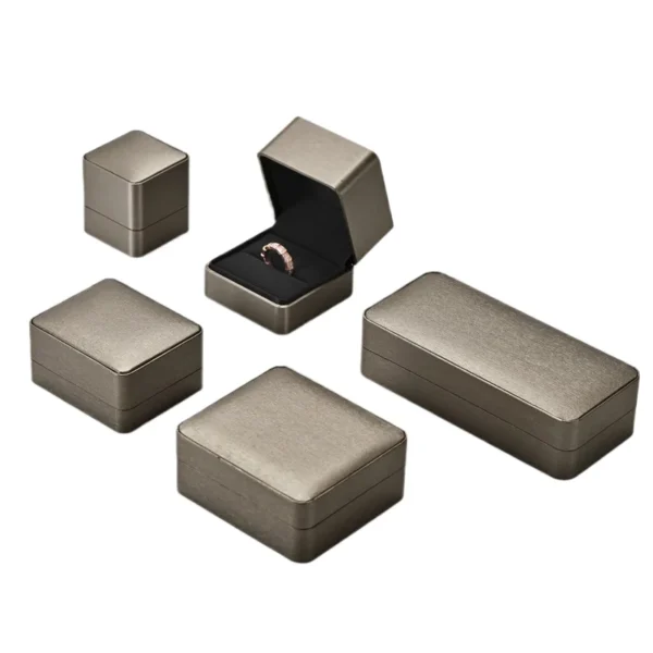 custom-leather-jewelry-packing-box-4