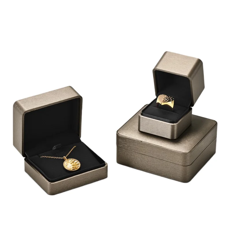 custom-leather-jewelry-packing-box-5