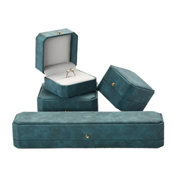 custom-logo-leather-jewelry-packaging-box-with-velvet-inside-4