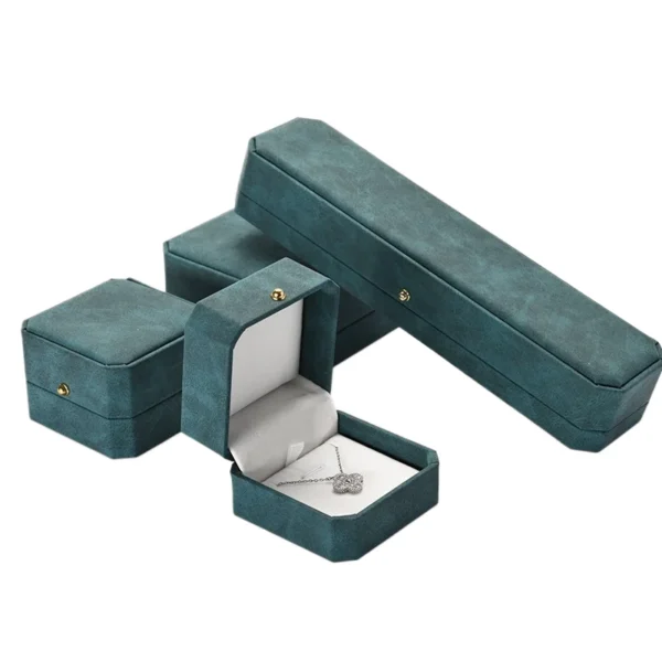 custom-logo-leather-jewelry-packaging-box-with-velvet-inside-6