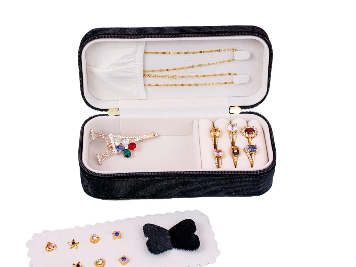 Green Velvet Ring & Jewelry Box
