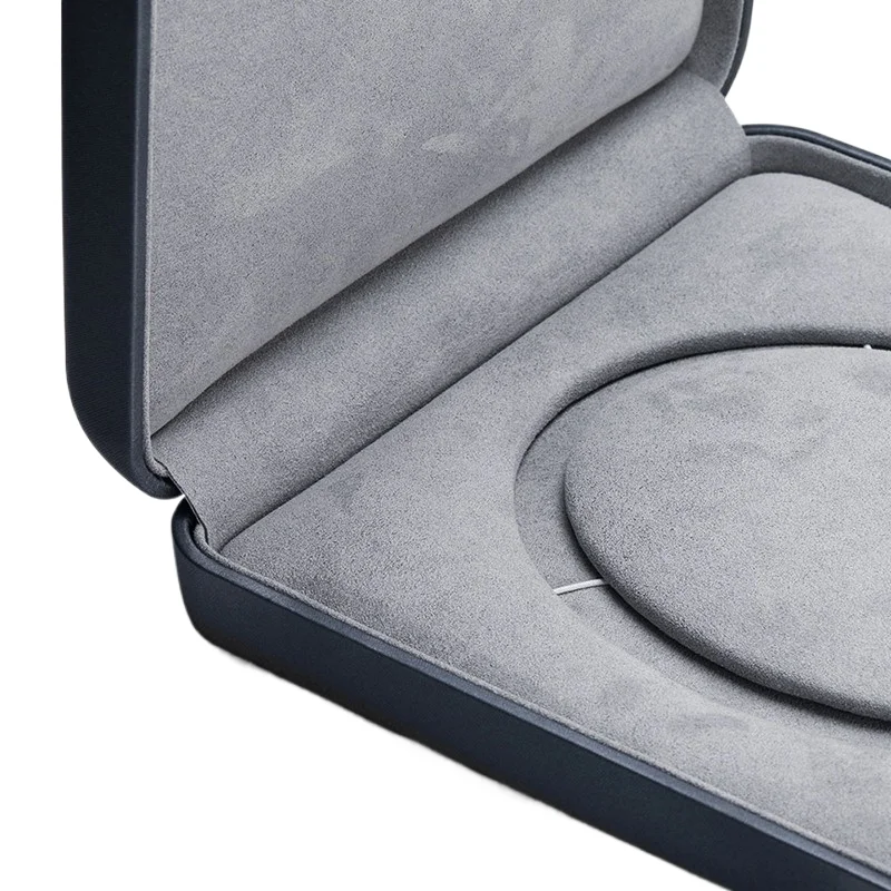 leather-jewellery-packaging-box-with-gray-microfiber-inside-8