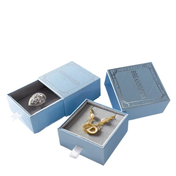 luxury-small-light-blue-engagement-proposal-necklace-bracele-3