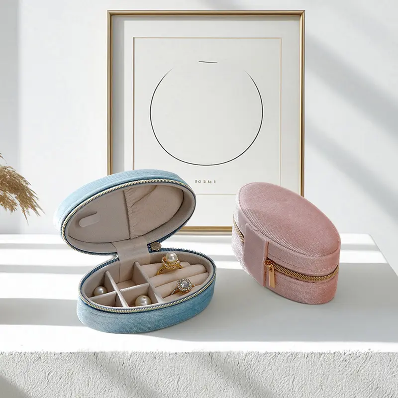 Oval Velvet Travel Jewelry Box — Ring & Earring Organizer with Zipper