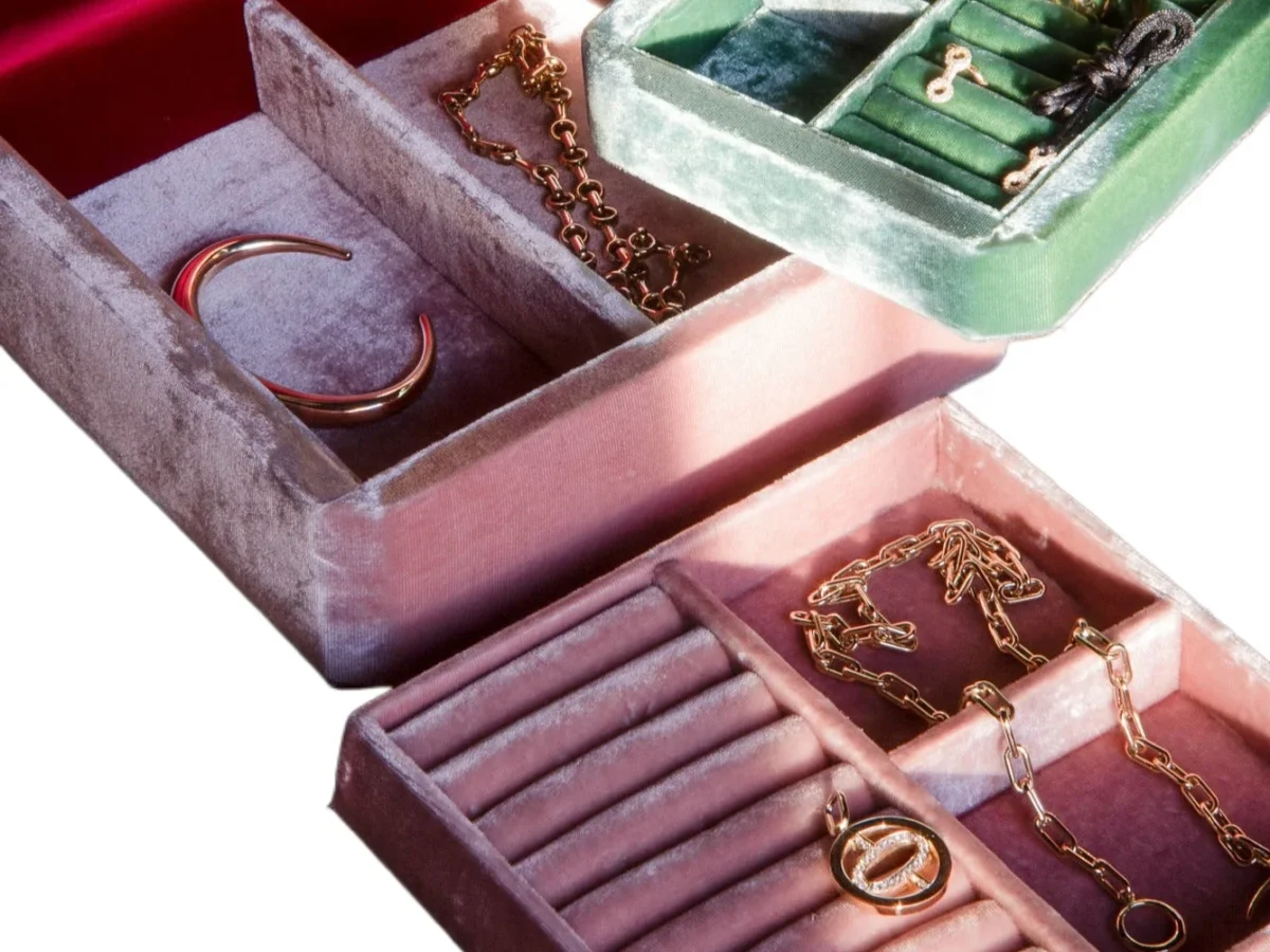 pink-velvet-satin-jewelry-organizer-earring-display-box-soft-3