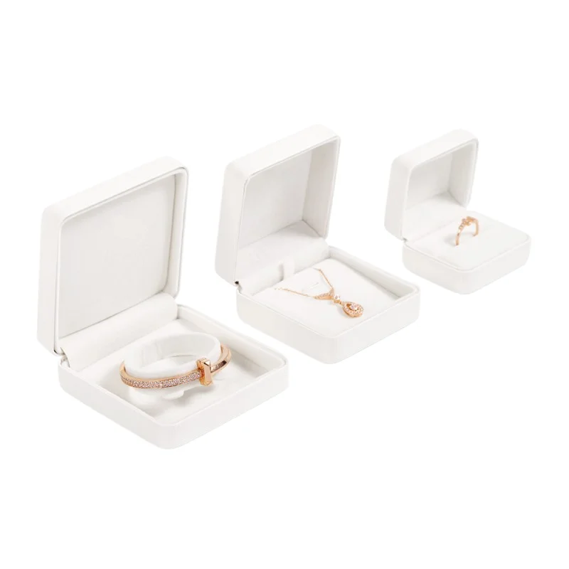 white-jewelry-box-leather-jewelry-box-jewelry-subscription-b-2