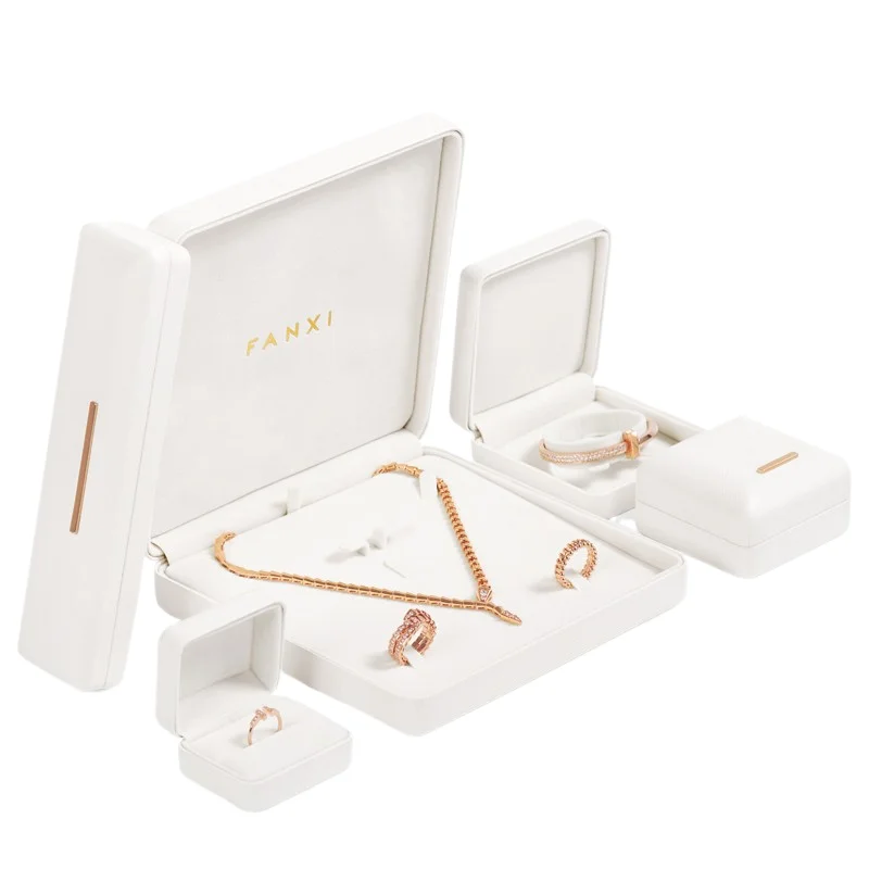 white-jewelry-box-leather-jewelry-box-jewelry-subscription-b-7