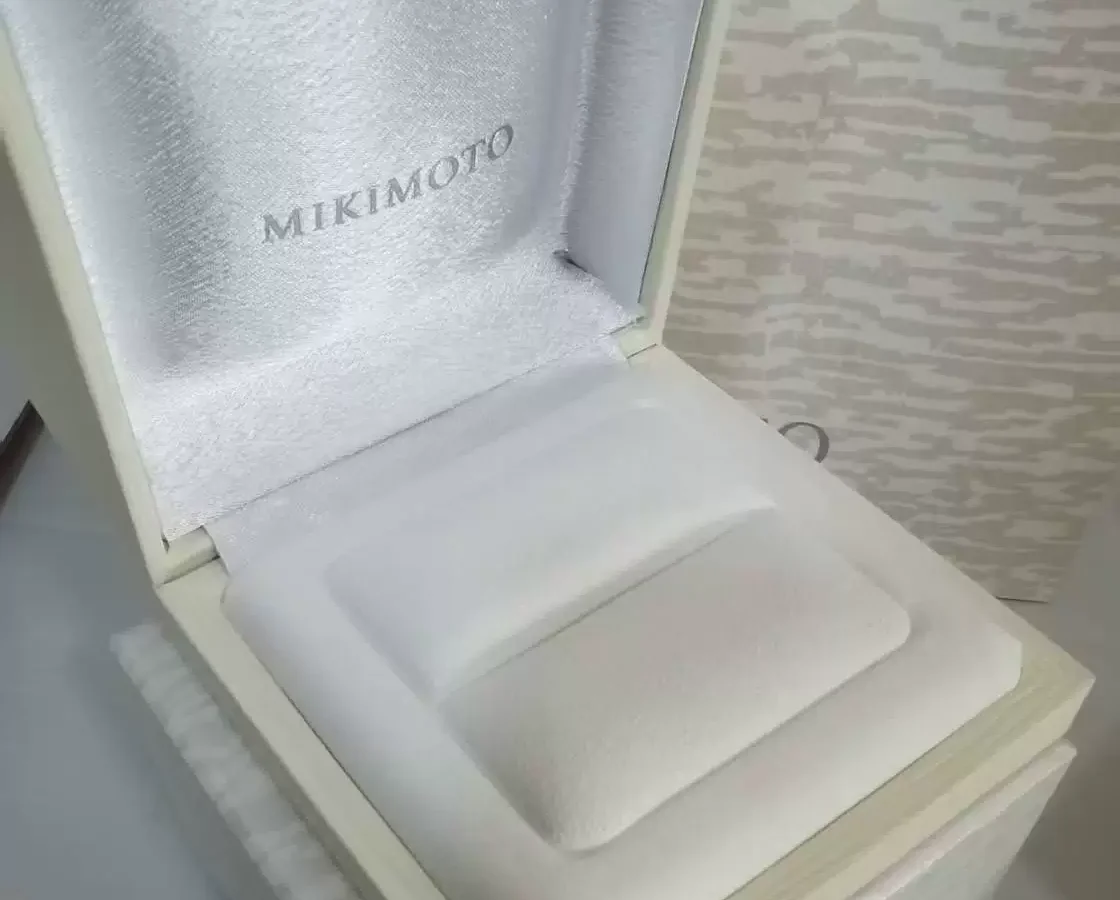 mikimoto-white-velvet-pearl-jewelry-box-d1
