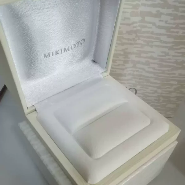 mikimoto-white-velvet-pearl-jewelry-box-d1