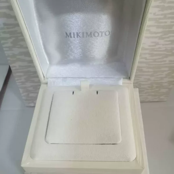 mikimoto-white-velvet-pearl-jewelry-box-d2