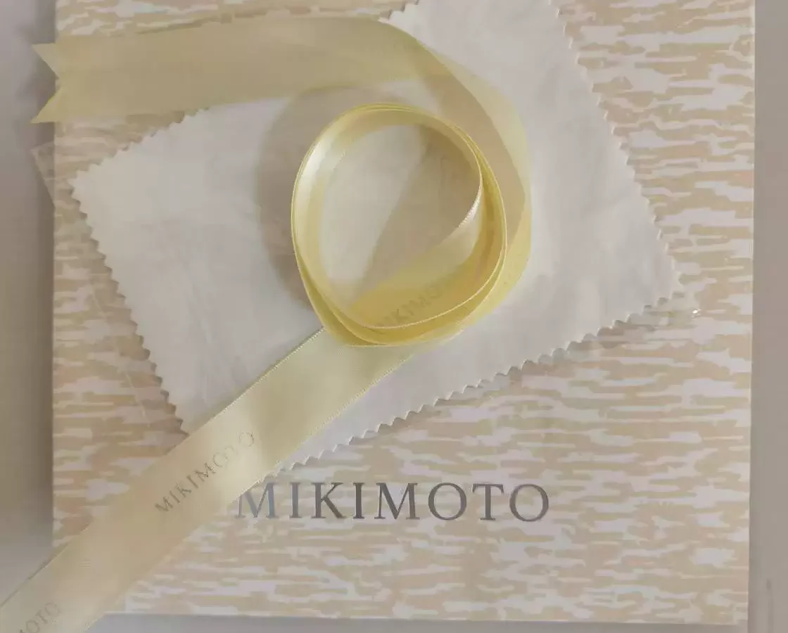 mikimoto-white-velvet-pearl-jewelry-box-d3