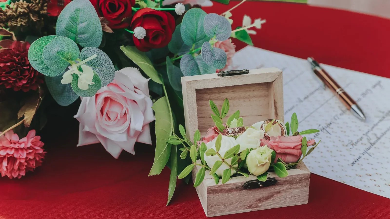 Natural wood ring box example for wooden jewelry box materials